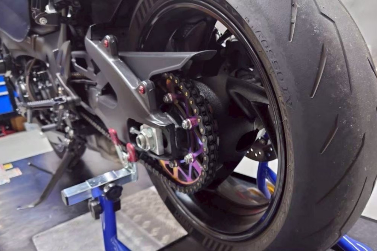 タイヤ交換イメージ